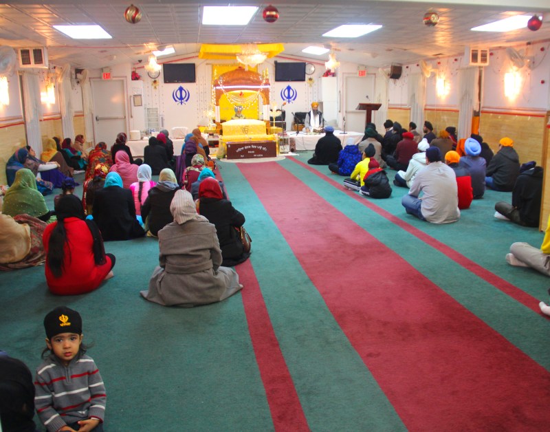 People listening to scriptures